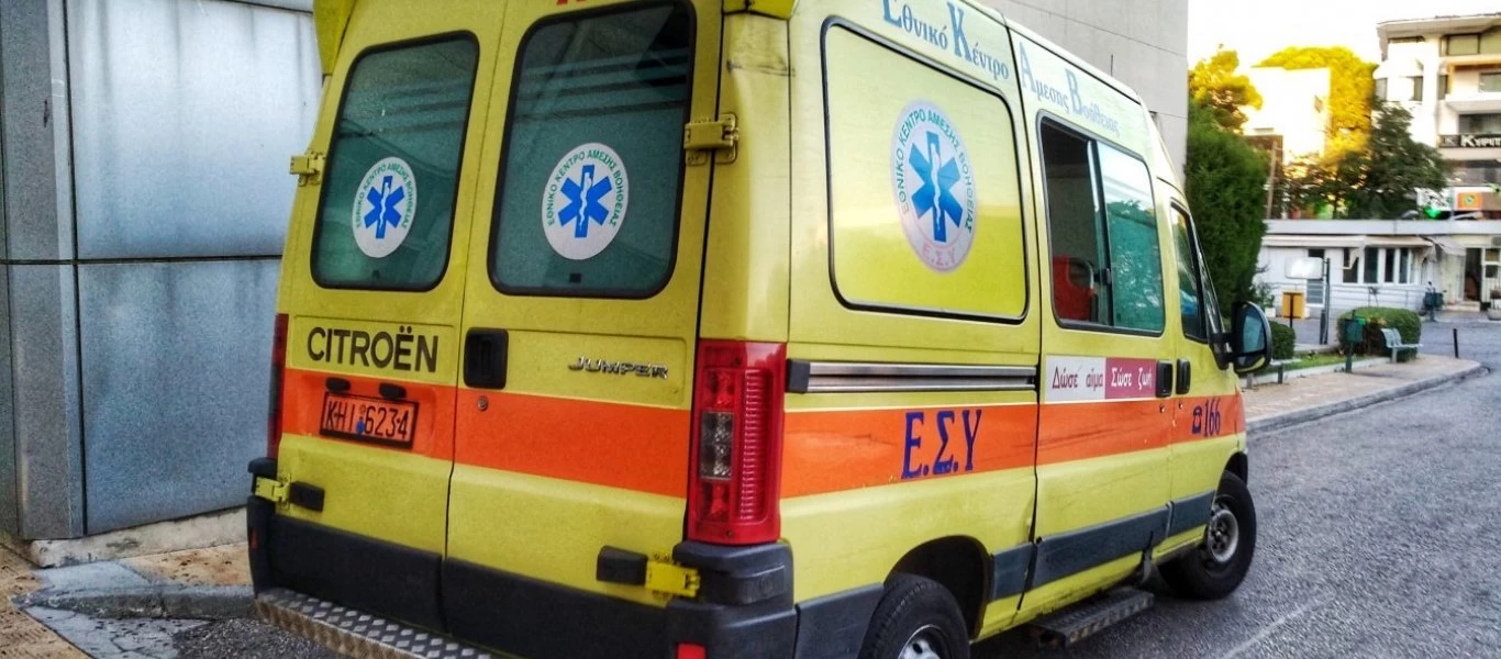 Σοβαρό τροχαίο στην Πάτρα: Ι.Χ. «μπούκαρε» σε κλειστό συνεργείο - Νεκρός ο οδηγός (φώτο - βίντεο)